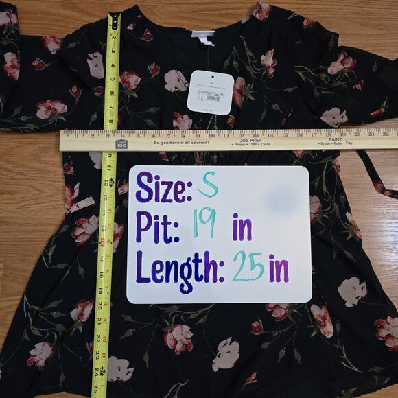 NWT Isabel Maternity Size Small Navy Floral Tunic Top Sheer Sleeves Buttons Chic - Picture 10 of 10